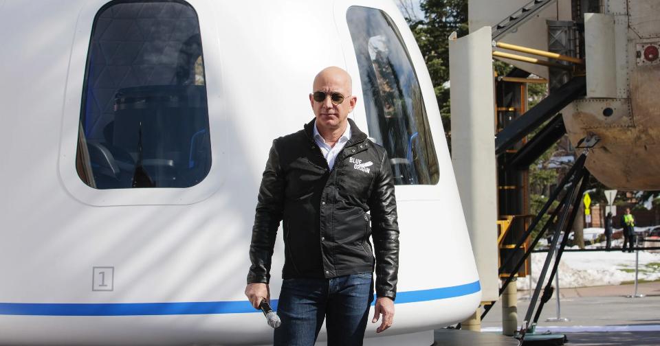 Finanzas: Bezos vende acciones de Amazon para explorar el espacio